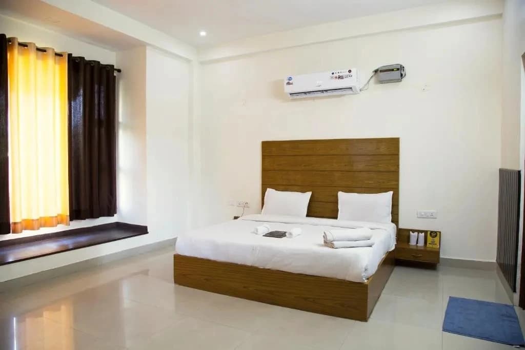 Corbett Treat Resort deluxe room images